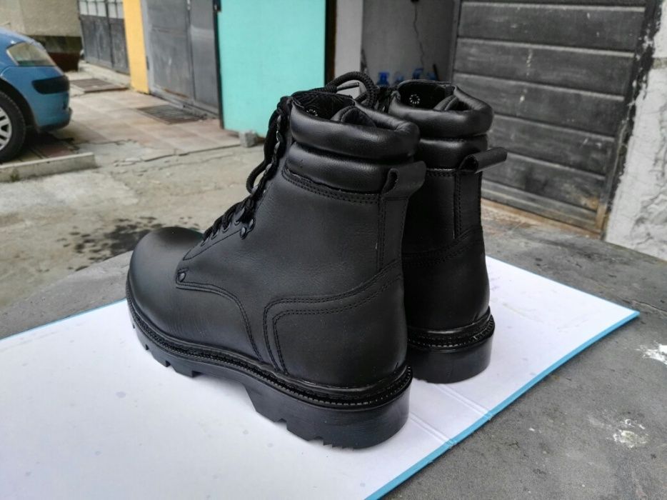 . Боти и кубинки.