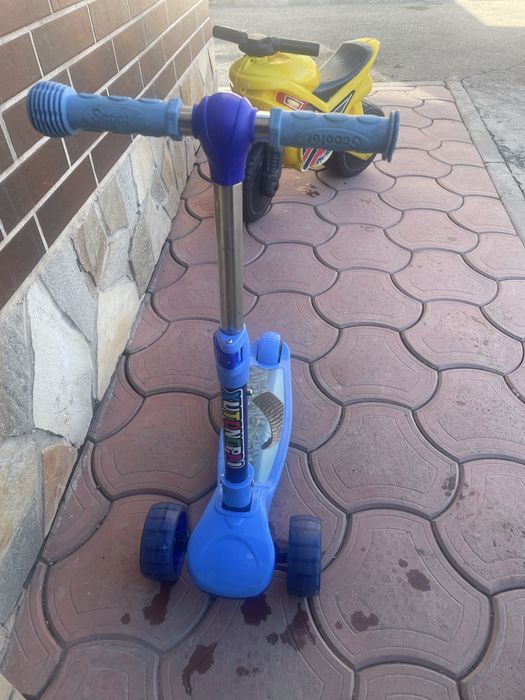 Самокат детский трехколесный