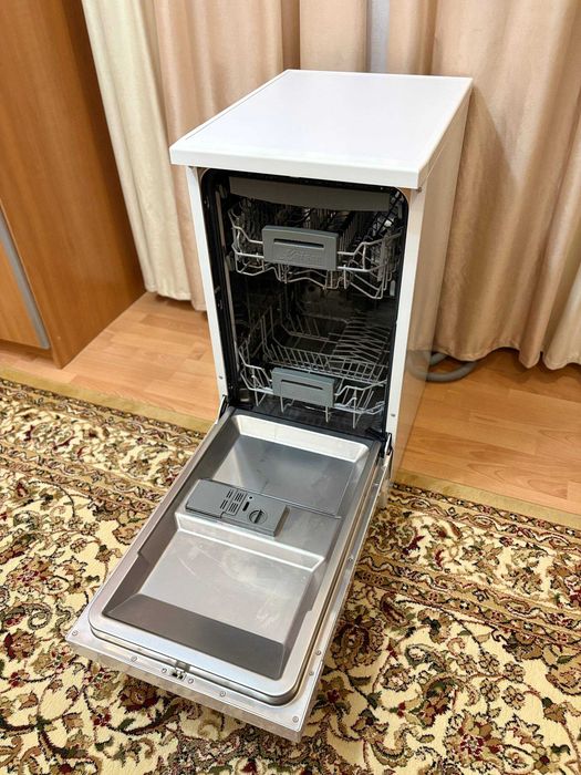 Продам посудомоечную машину
