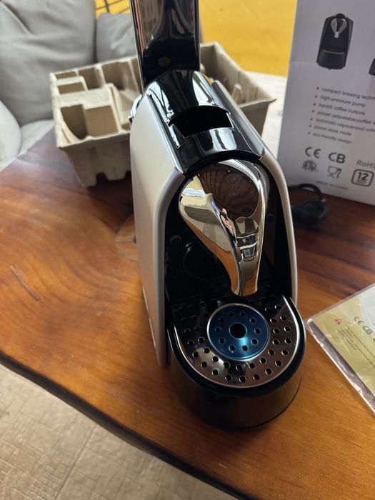 Кафе Машина  за капсули lavazza blue