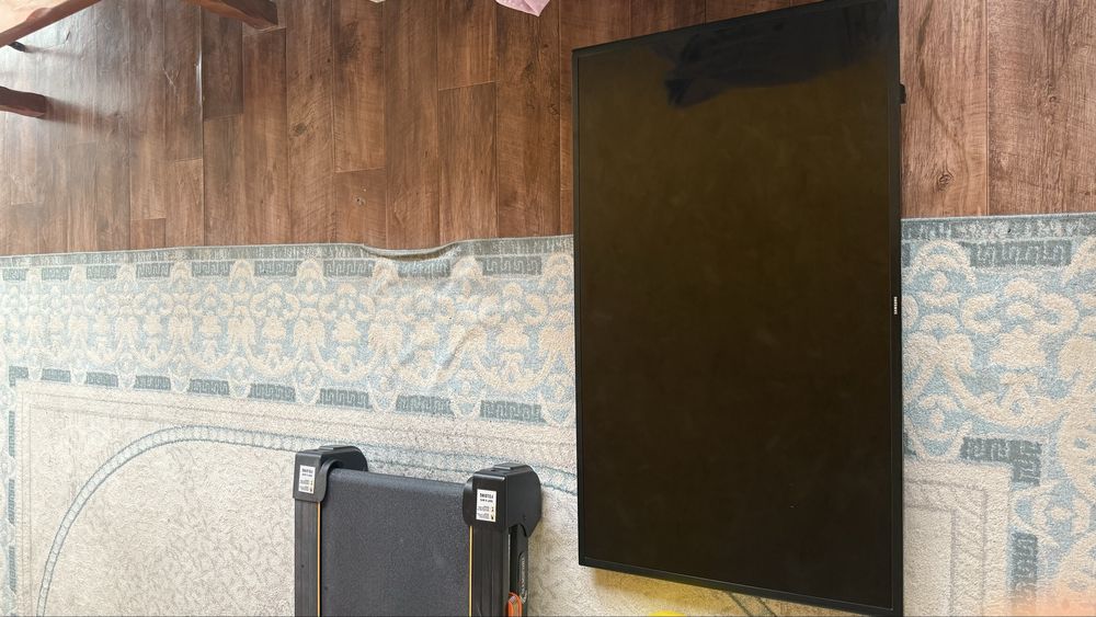 Телевизор сатылады.Сынған