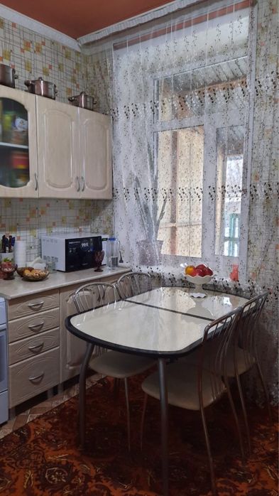 Стол и стулья !!!