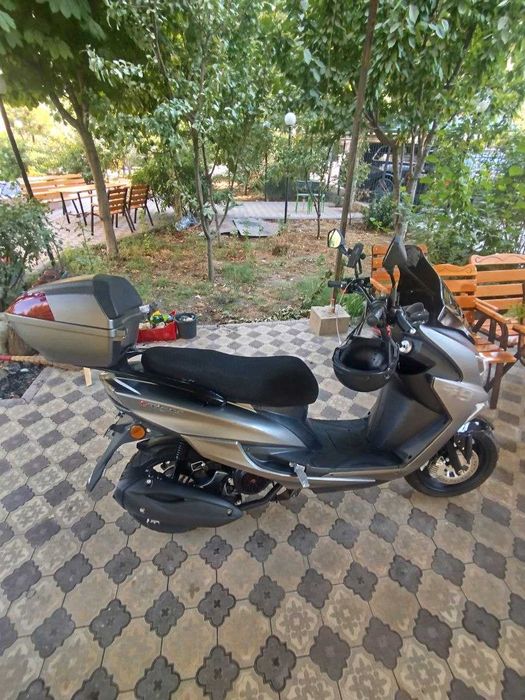 Skuter Tigr GST yangi sotiladi,