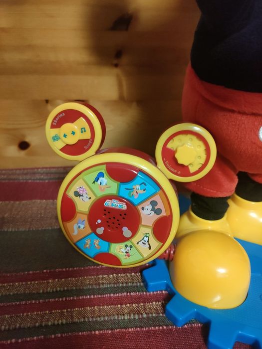 Jucării de pluș cu baterii muzicale