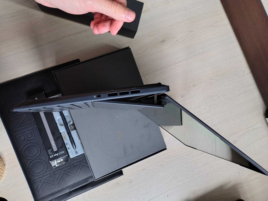 ASUS Zenbook Pro 14 Duo OLED, i7‑12700H, 16GB, 1TB SSD, RTX 3050 Ti