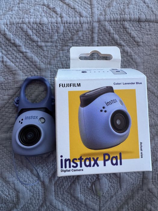 Мини камера instax pal