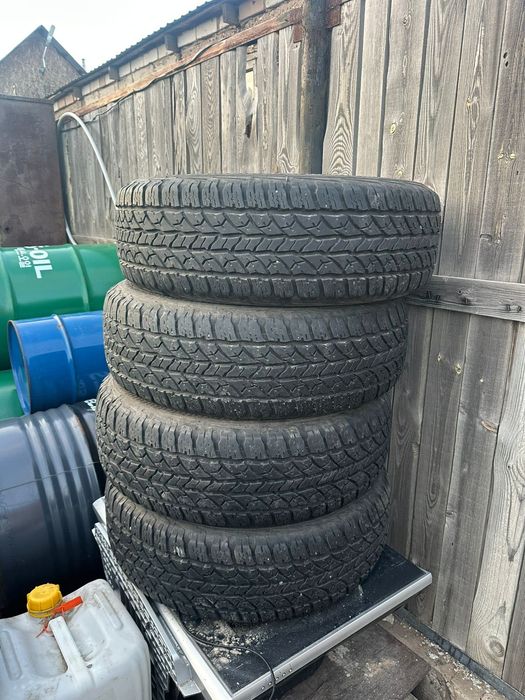 Продам резину в отличном состояние