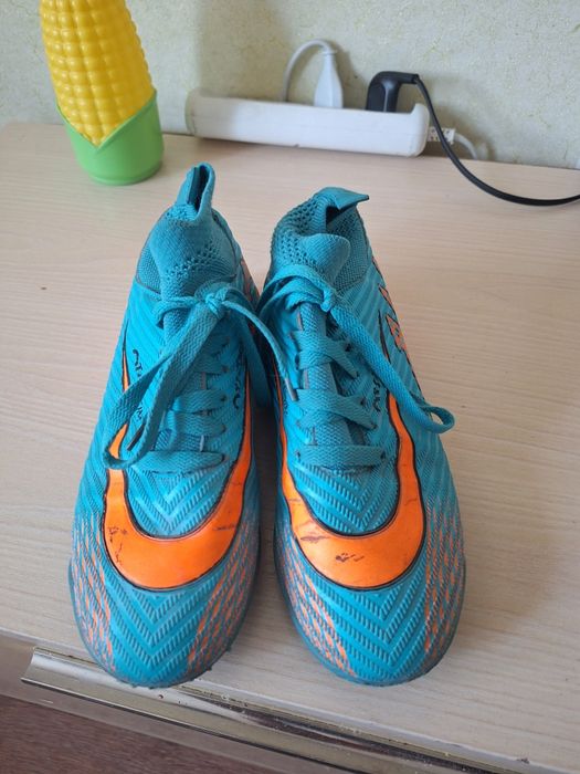 Футбольные бутсы