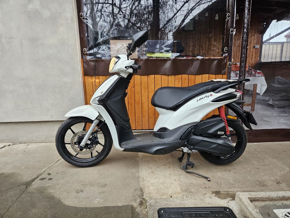 Scuter Piaggio Liberty 2022 – întreținut impecabil + accesorii