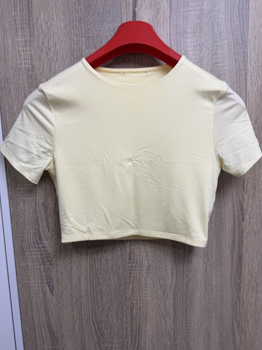 Продавам тениски в много добро състояние ,нови или носени само веднъж