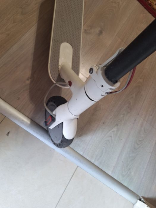 Trotineta electrica pliabila Xiaomi M365
