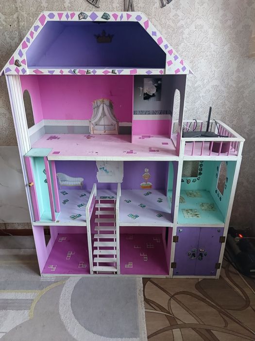 Детский домик в хорошем состоянии