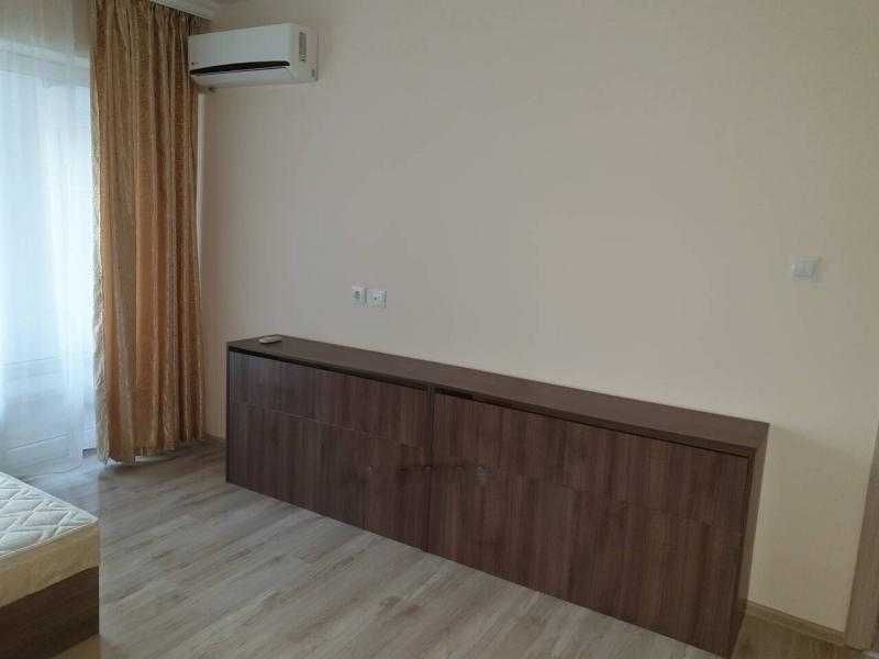 Тристаен апартамент в Славейков