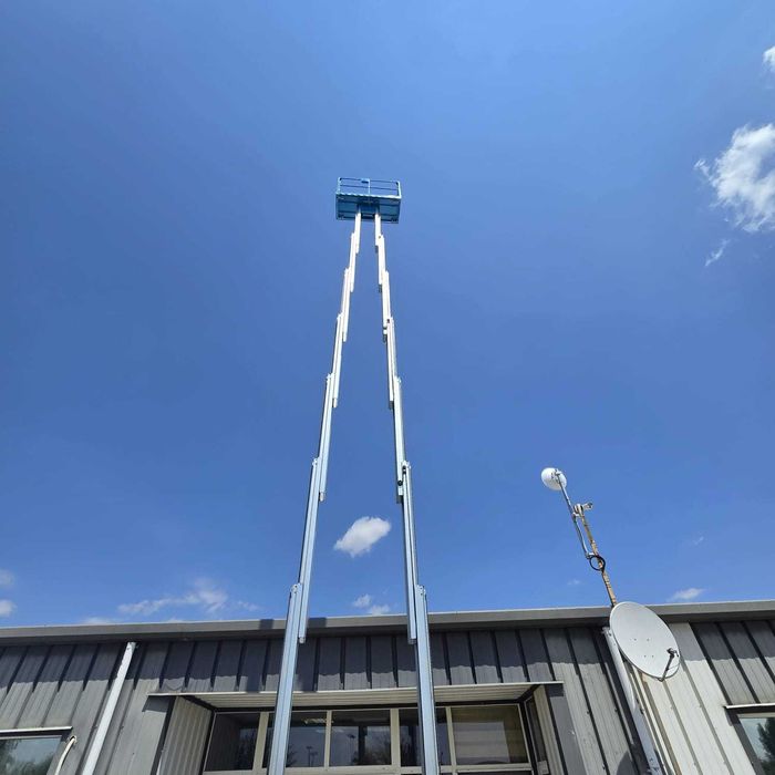 Nacela / Platforma telescopica electrica din aluminiu, capacitate 200 kg  – inaltime de lucru  14 m