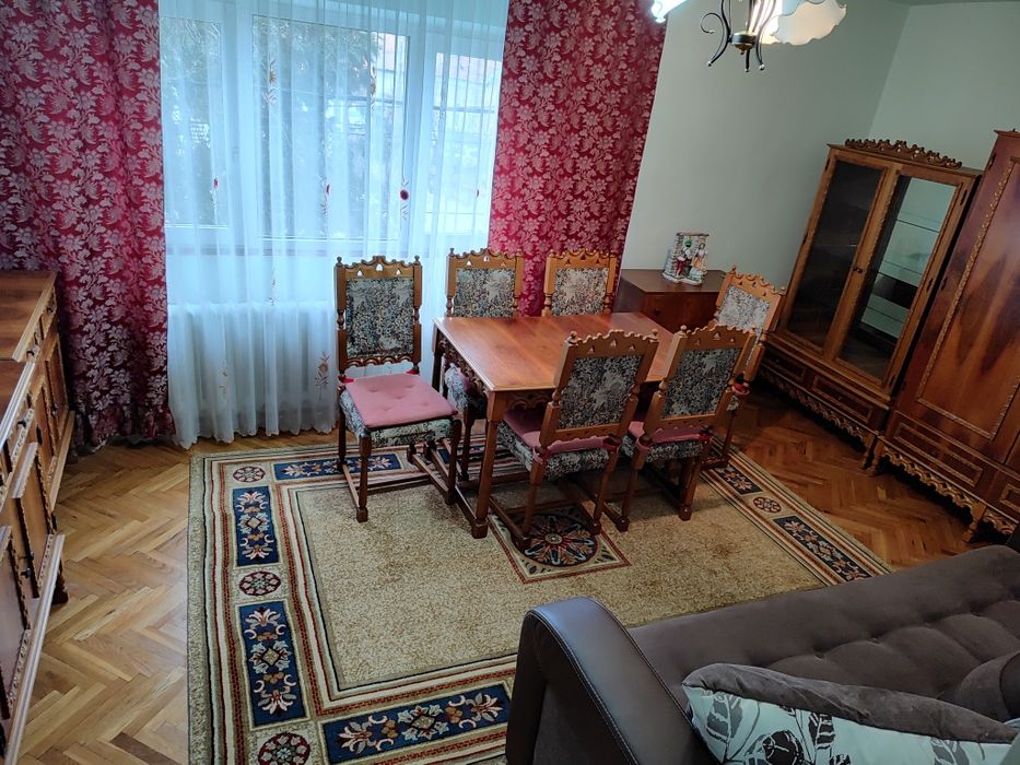 P.F. dau în chirie Ap. 2 camere pe str. Bistriței.