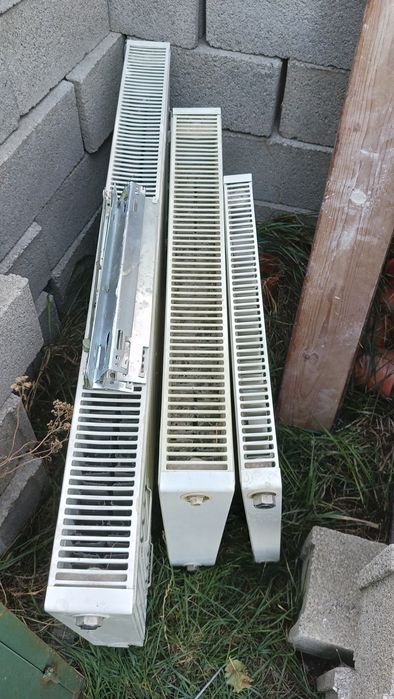 Centrala termica Protherm + 4 calorifere în stare bună de funcționare.