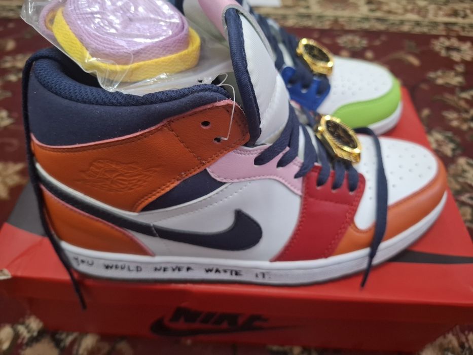 Продам кроссовки