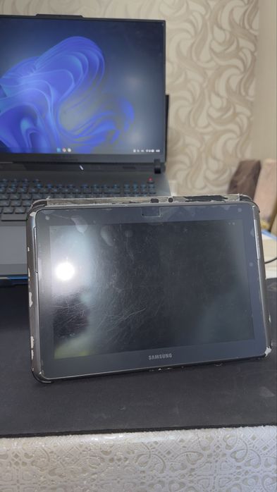 Планшет Samsung Galaxy Note 10.1 (Экран в идеале!)