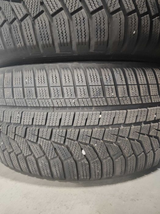 2бр.зимни гуми 225/50/17 Hankook