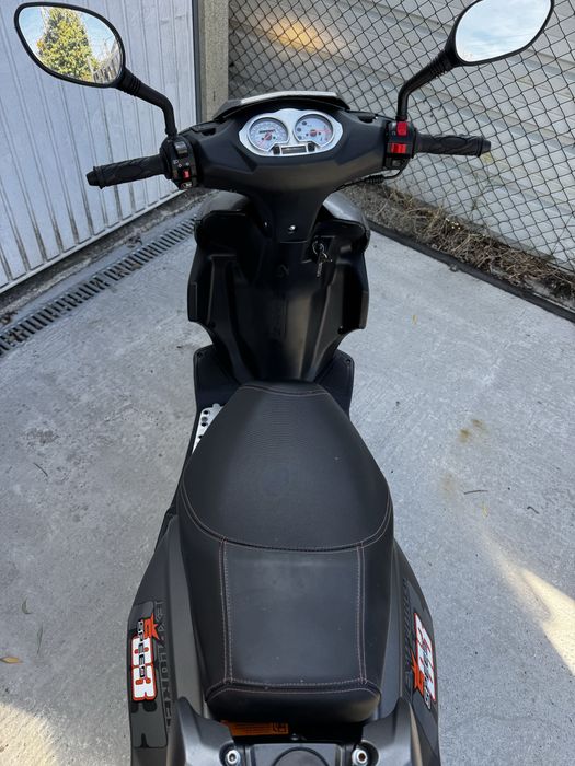 Scuter 125 cm fabricatie 2020 - se conduce cu B ul stare foarte buna