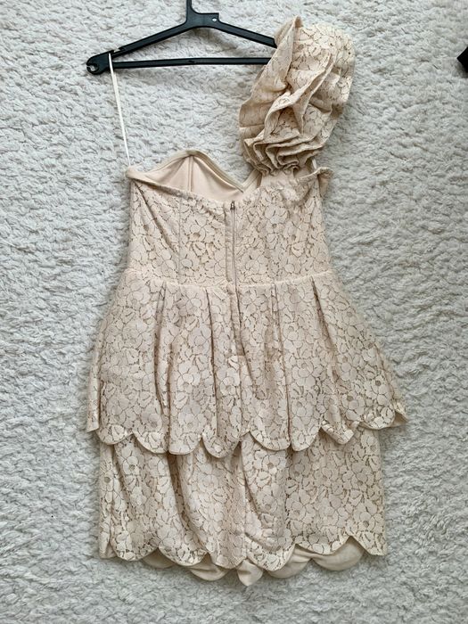 Кремава рокля HM