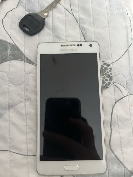 Продаю 2 телефона на запчасти