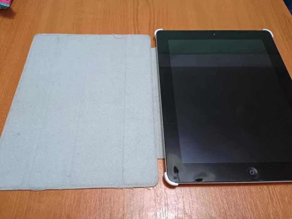 Vând iPad 3 cu husa