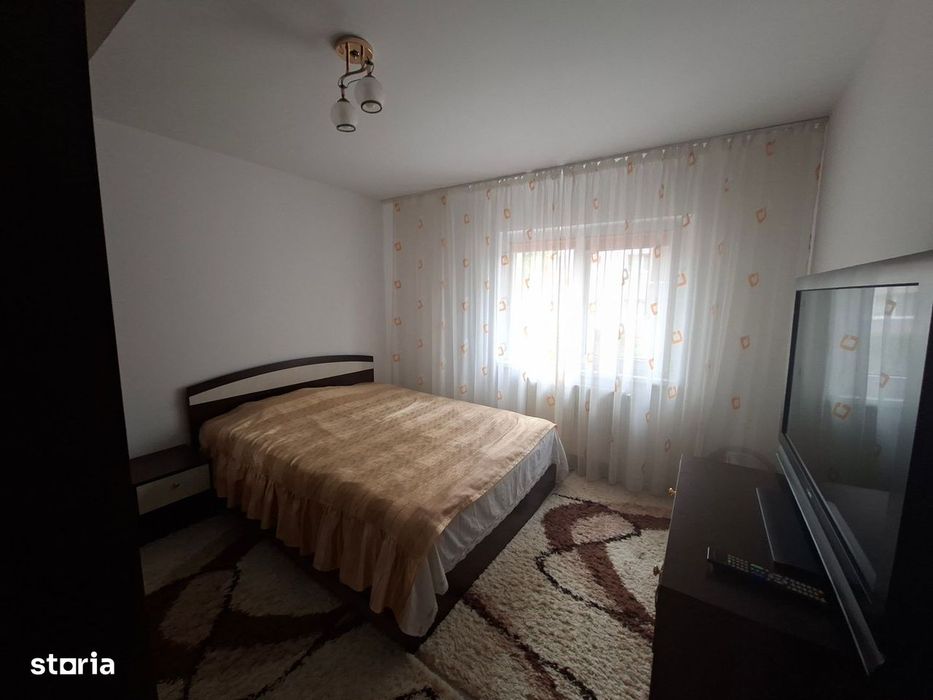 Apartament 3 camere, renovat | 2 băi | Zona - Spitalul Județean