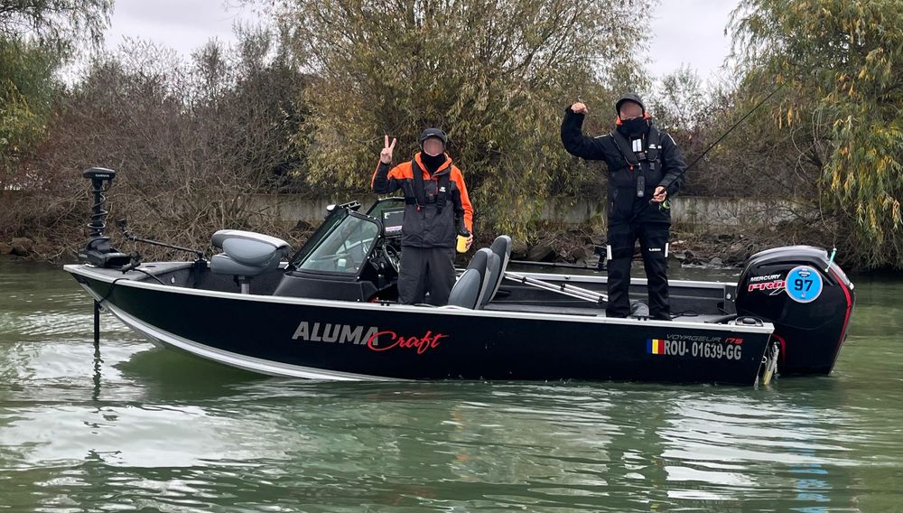 Barca aluminiu Alumacraft Voyageur 175 Sport +motor Mercury 115 ProXS + Peridoc + electric Garmin + sonar+ LiveScope + bimini top - Spinning Crap Somn