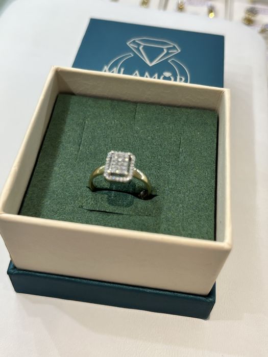 Продам бриллиантовое кольцо