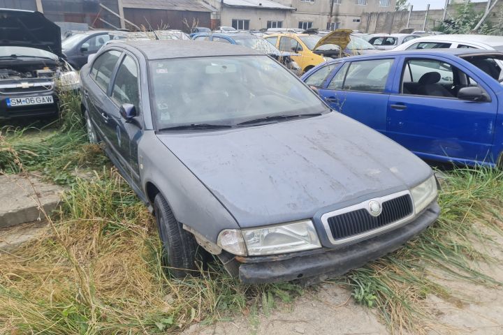 Macara geam fata dreapta electrica Skoda Octavia prima generatie (fac