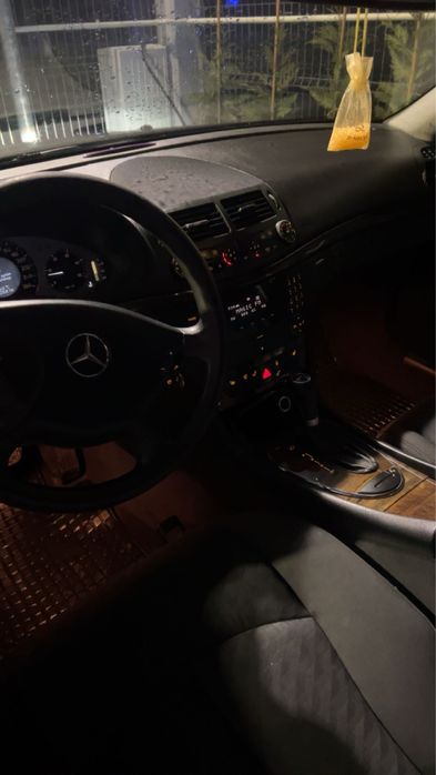 Vand masina Metcedez E 220 an 2007,disel,culoare neagra,berlina