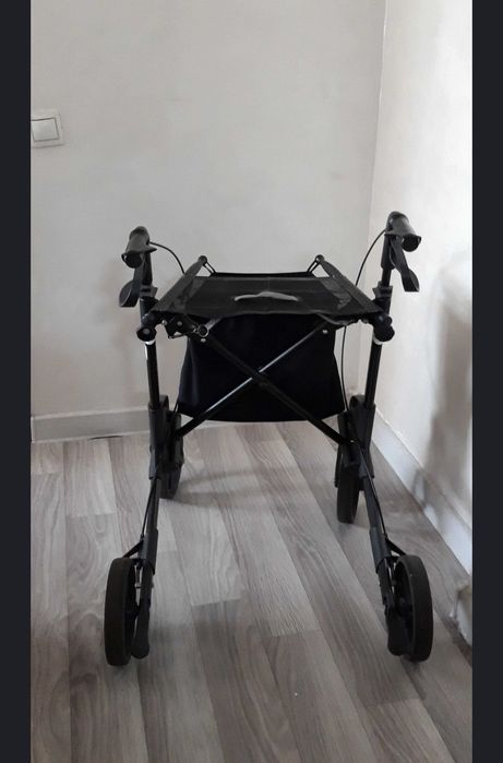 Ходунки роллаторы для облегчения ходьбы