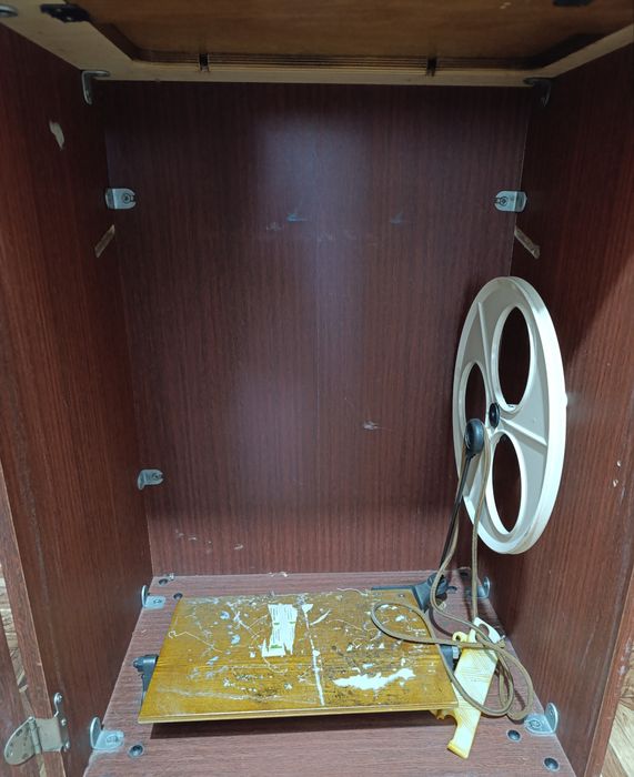 Продается швейная машинка Чайка 142-М