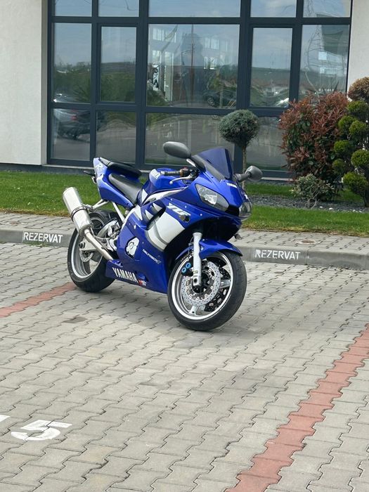 Motocicleta Yamaha R6