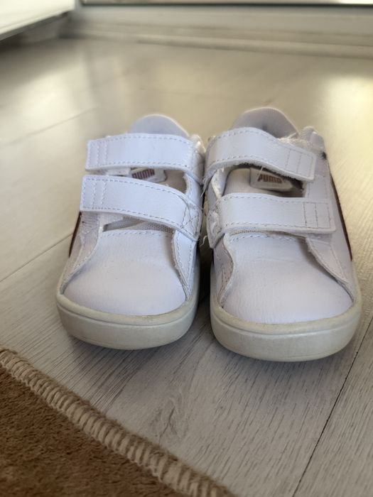 Уникални маратонки от марката Puma, като нови, в бял цвят.