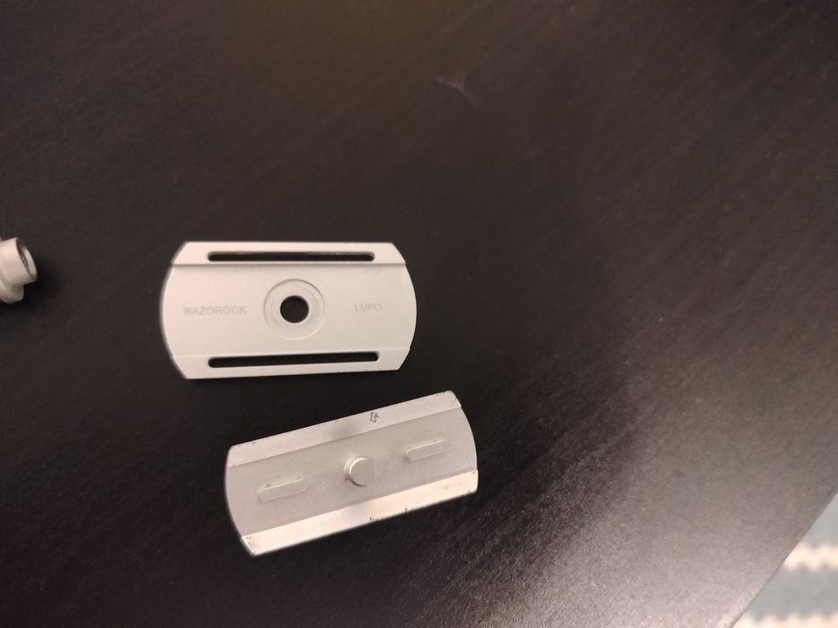 Aparat de ras Razorock Lupo