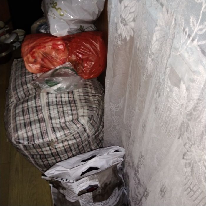 Отдам даром детские жен. вещи, обувь,