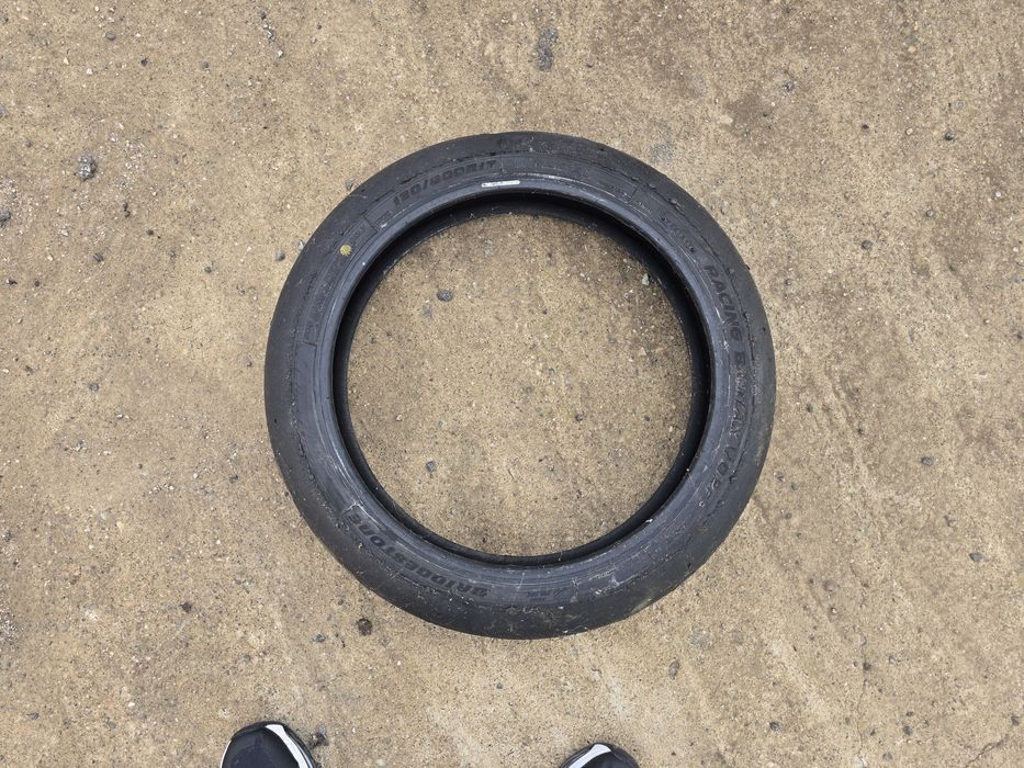 Сликове пирели, дънлоп, бриджстоун Pirelli, dunlop, bridgestone 120/70