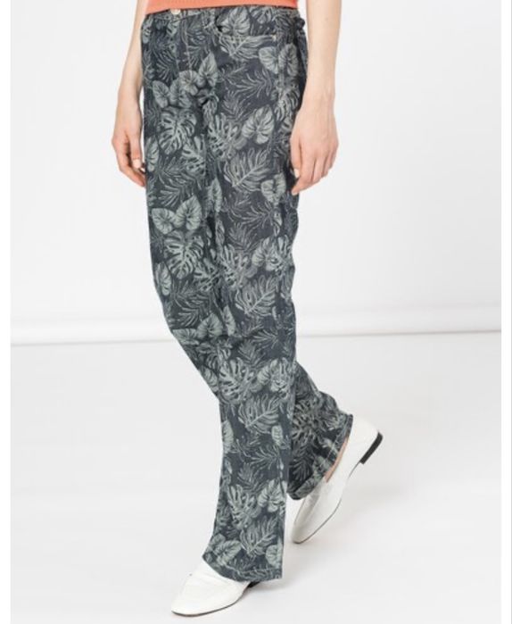 Оригинални дънки Guess с десен