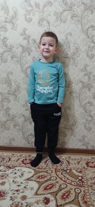 Болалар у-н комплект РАМАДАН МУБАРАК. 2-3-4 ёш, костюм кийим