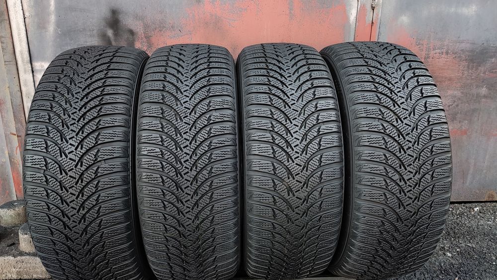 4бр. зимни гуми 225/60/16 Kumho Winter Craft WP51
dot23
7.4mm
Много до