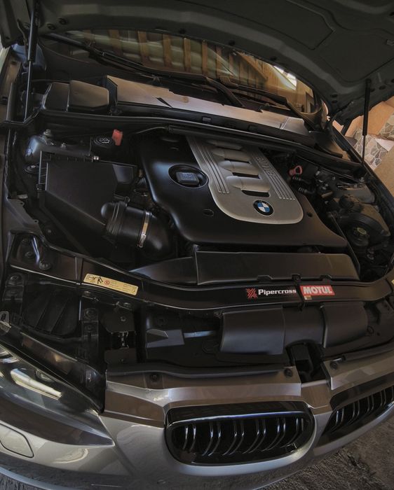 Vând BMW E92 335D