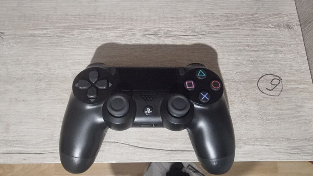 Продам джойстик для пс4