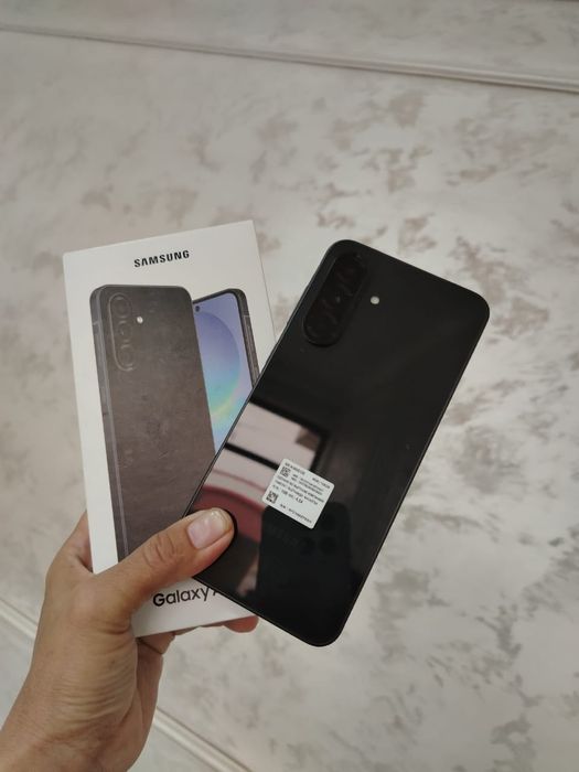 Самсунг А 36 телефон