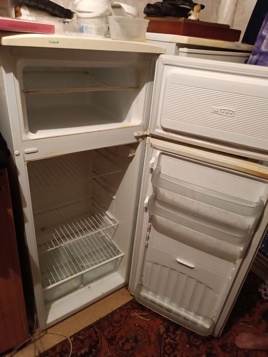 Холодильник продам