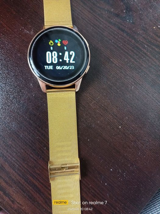 Продавам смарт часовник