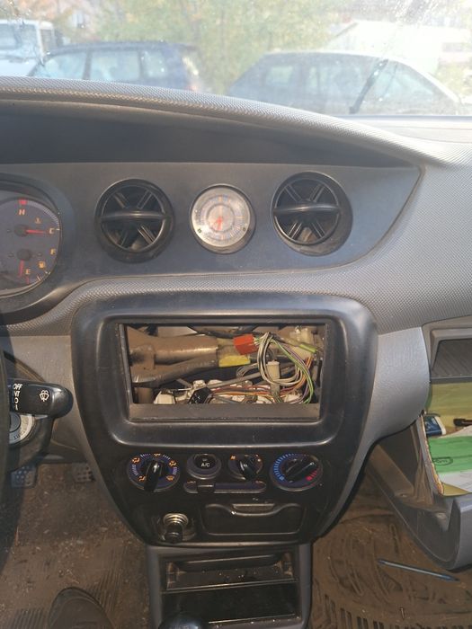 Daihatsu YRV 1.3 на части