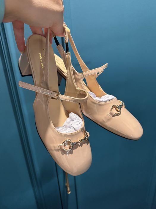 Босоножки нюдовые Gucci