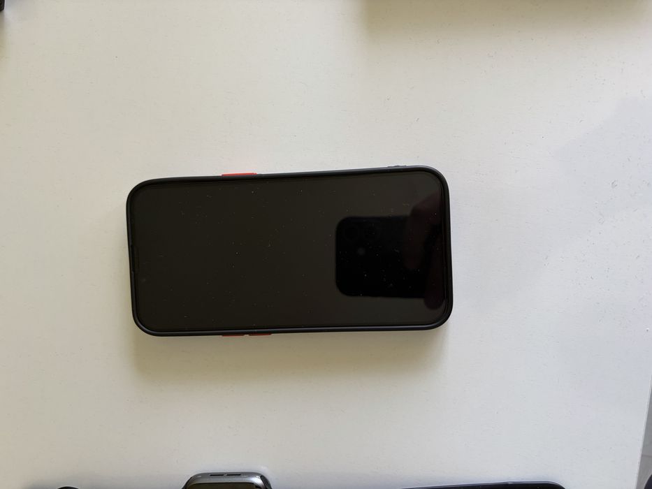 Продавам iPhone 14